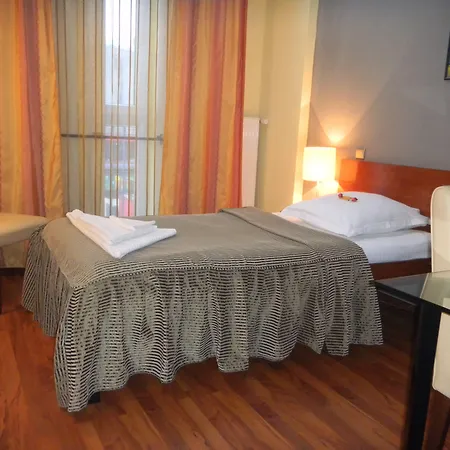 Szálloda Tania-frankfurt 3*