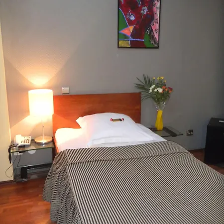 Tania-Frankfurt Hotel