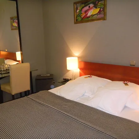Hotel Tania-Frankfurt Hotel 3*