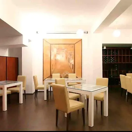 Tania-Frankfurt Hotel Bukarest