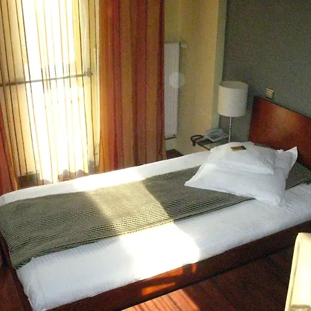 Tania-Frankfurt Hotel 3*