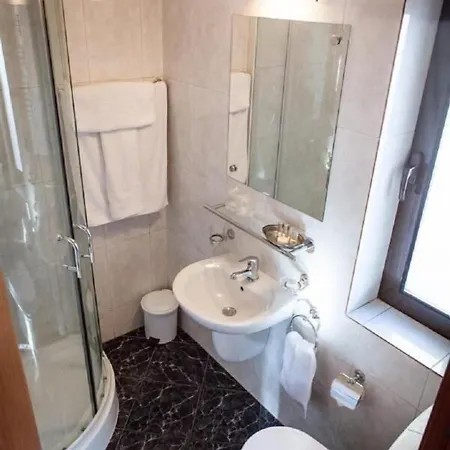 Tania-Frankfurt Hotel Hotell