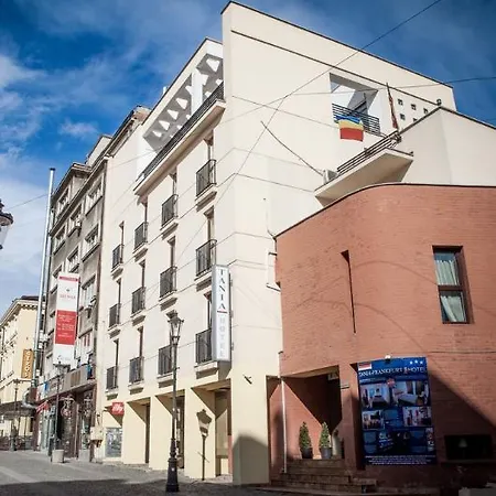 Tania-Frankfurt Hotel Hotell