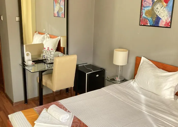 Tania-Frankfurt Hotel 3*