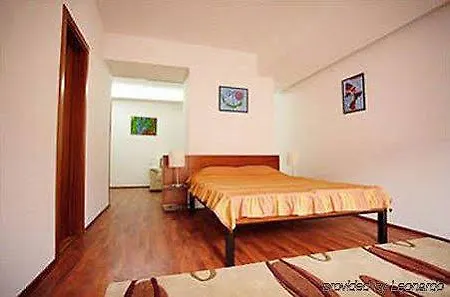 Отель Tania-Frankfurt Hotel