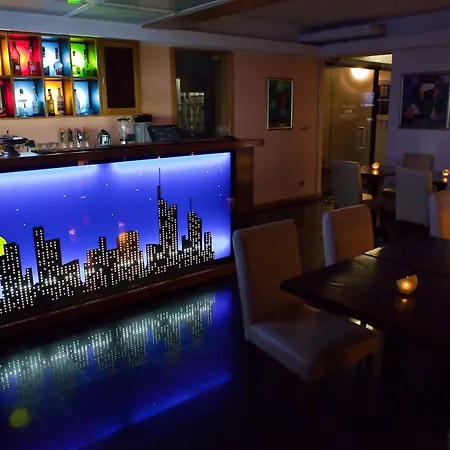 Tania-Frankfurt Hotel Отель