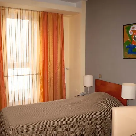 Tania-Frankfurt Hotel 3*