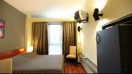 Tania-frankfurt 3* 布加勒斯特